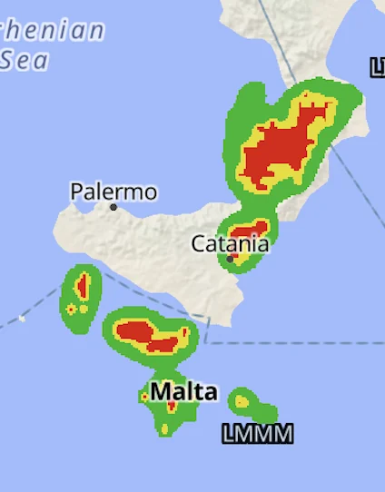 Onboard radar view: the radar composite in four colours, green to red, over Sicily and Malta