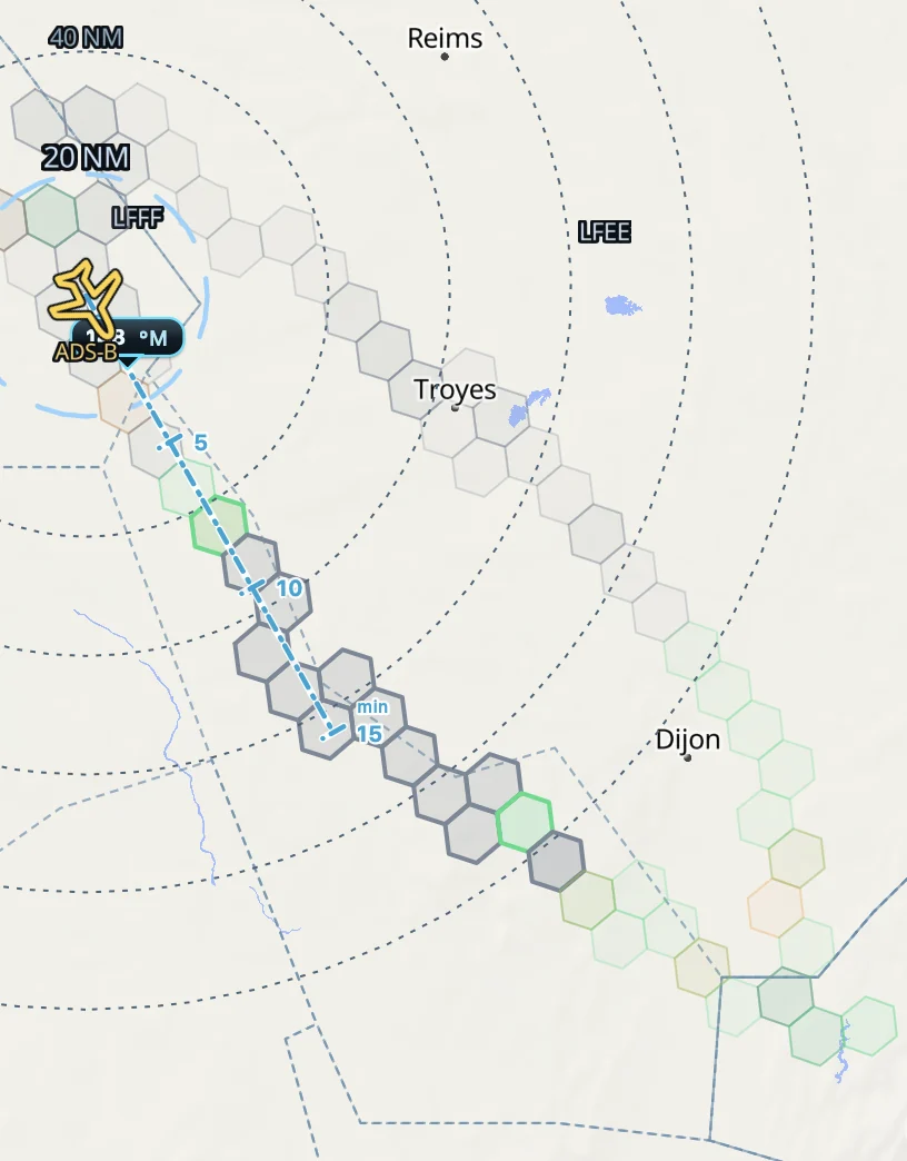 Turbulence measured by the fleet: hexagons along the tracks, grey for calm, green for light, orange for moderate